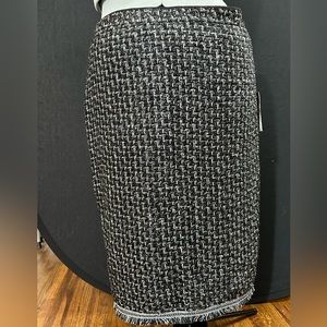 Tweed Pencil skirt